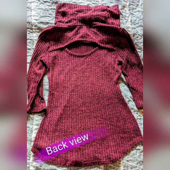 🎉No Boundaries size Med, EUC 3/4 sleeve, burgundy, cowl neck pullover - Picture 10 of 14